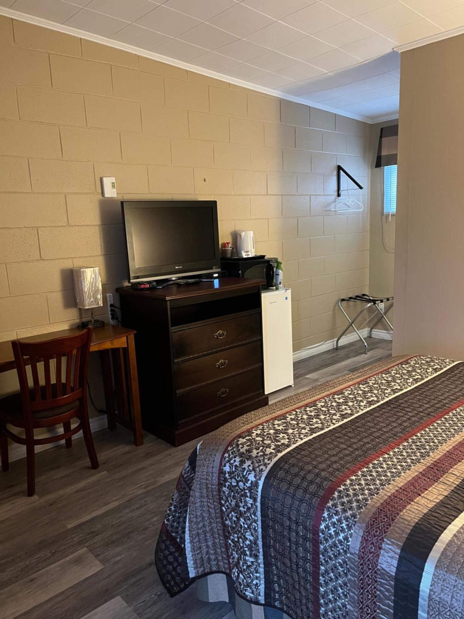 Pine Grove Motel Sault Ste. Marie Buitenkant foto