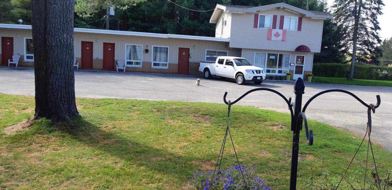 Pine Grove Motel Sault Ste. Marie Buitenkant foto