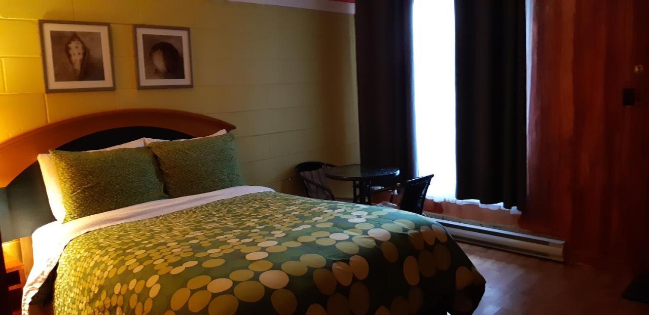Pine Grove Motel Sault Ste. Marie Buitenkant foto